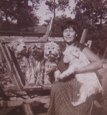 Danuta Hryniewicz mit Smok, Nerpa, Kuma und Arak z Kordegardy